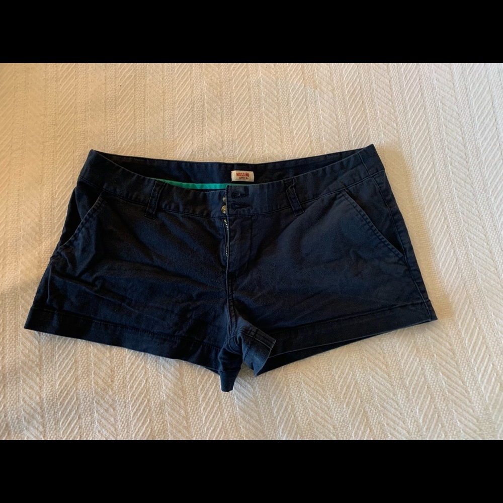 Mossimo Supply Co. Khaki Shorts Woman’s
